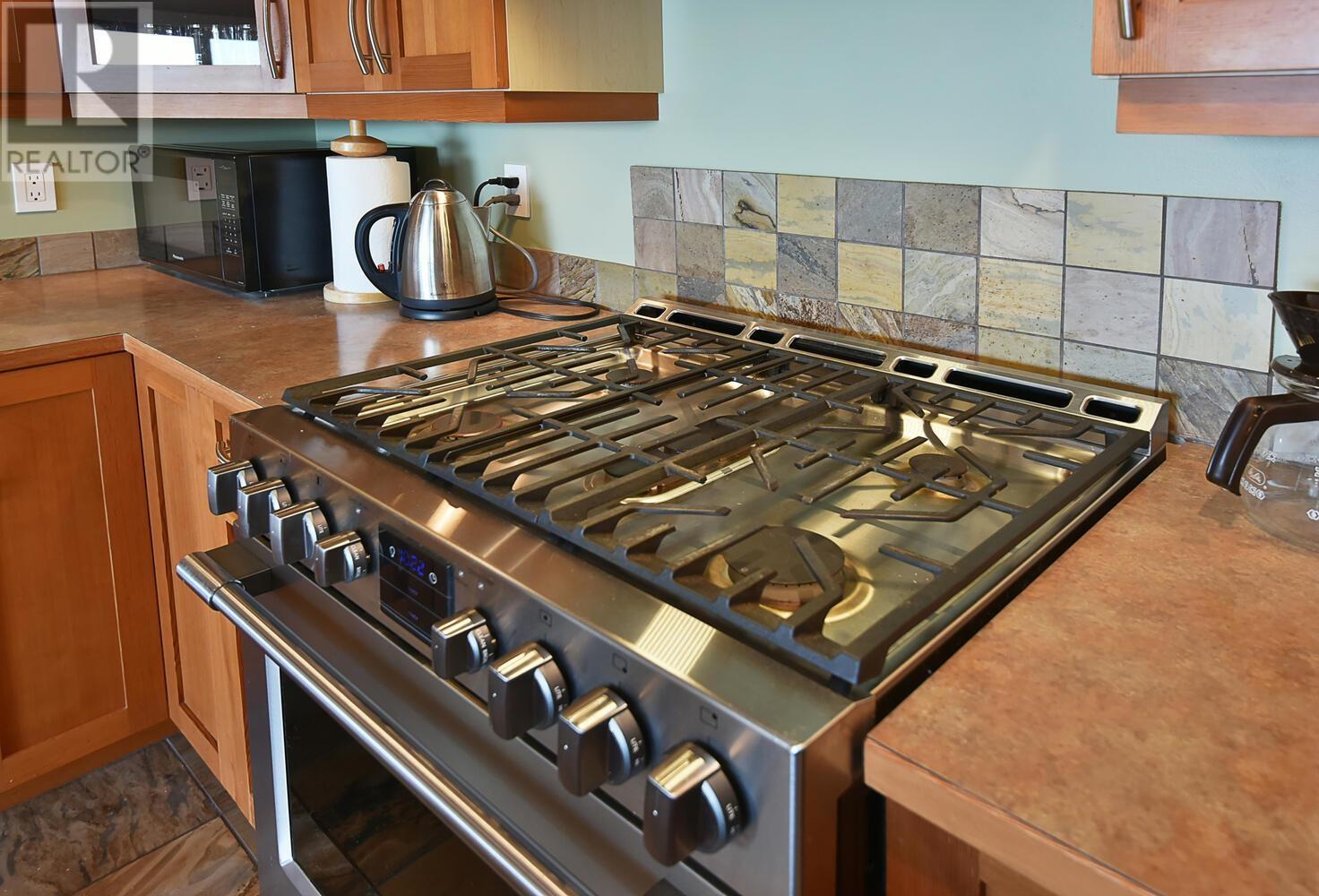 5396 Wakefield Beach Lane, Sechelt, British Columbia  V7Z 0T6 - Photo 13 - R2799173