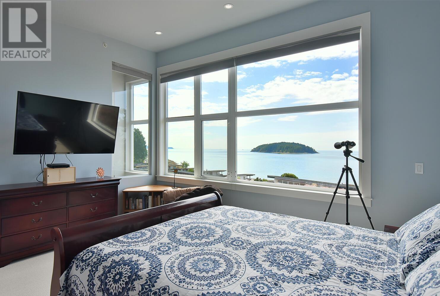 5396 Wakefield Beach Lane, Sechelt, British Columbia  V7Z 0T6 - Photo 20 - R2799173