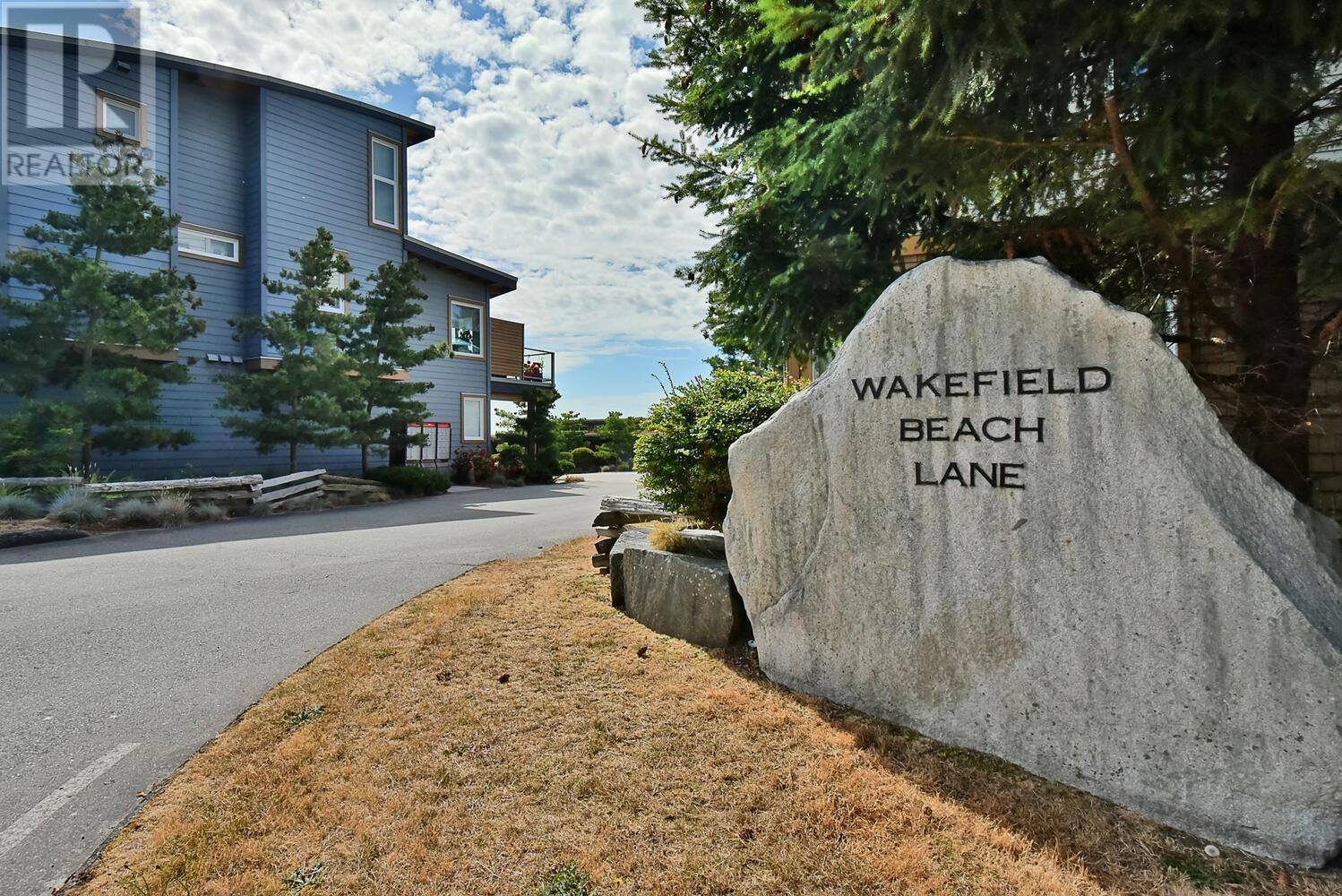 5396 Wakefield Beach Lane, Sechelt, British Columbia  V7Z 0T6 - Photo 3 - R2799173