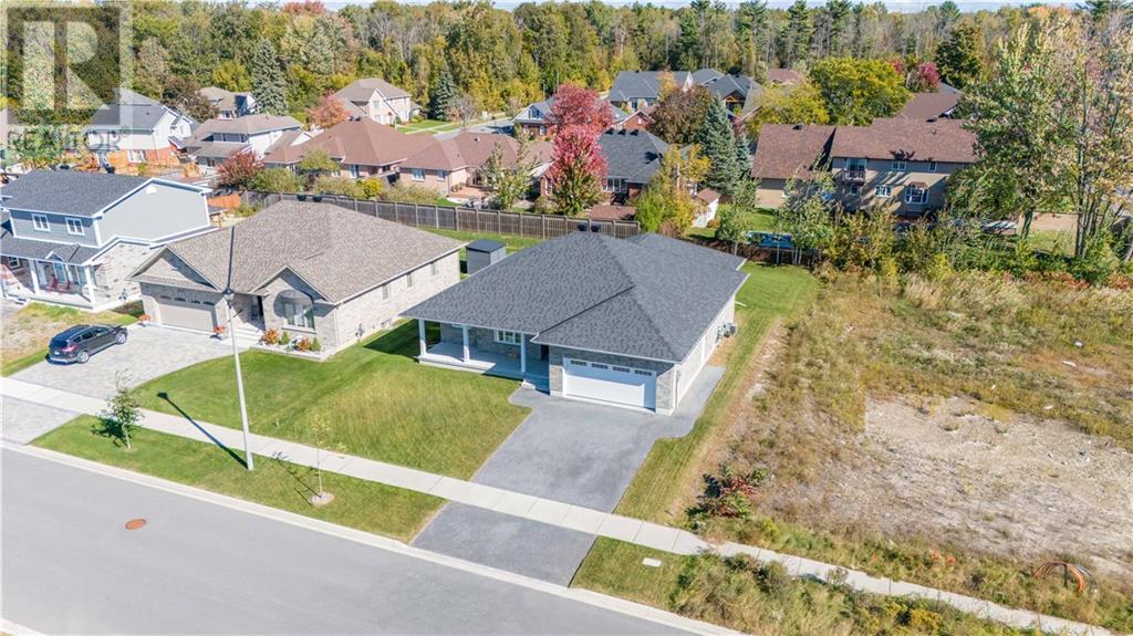 1233 Wesburke Avenue, Cornwall, Ontario  K6J 5V3 - Photo 2 - 1352372