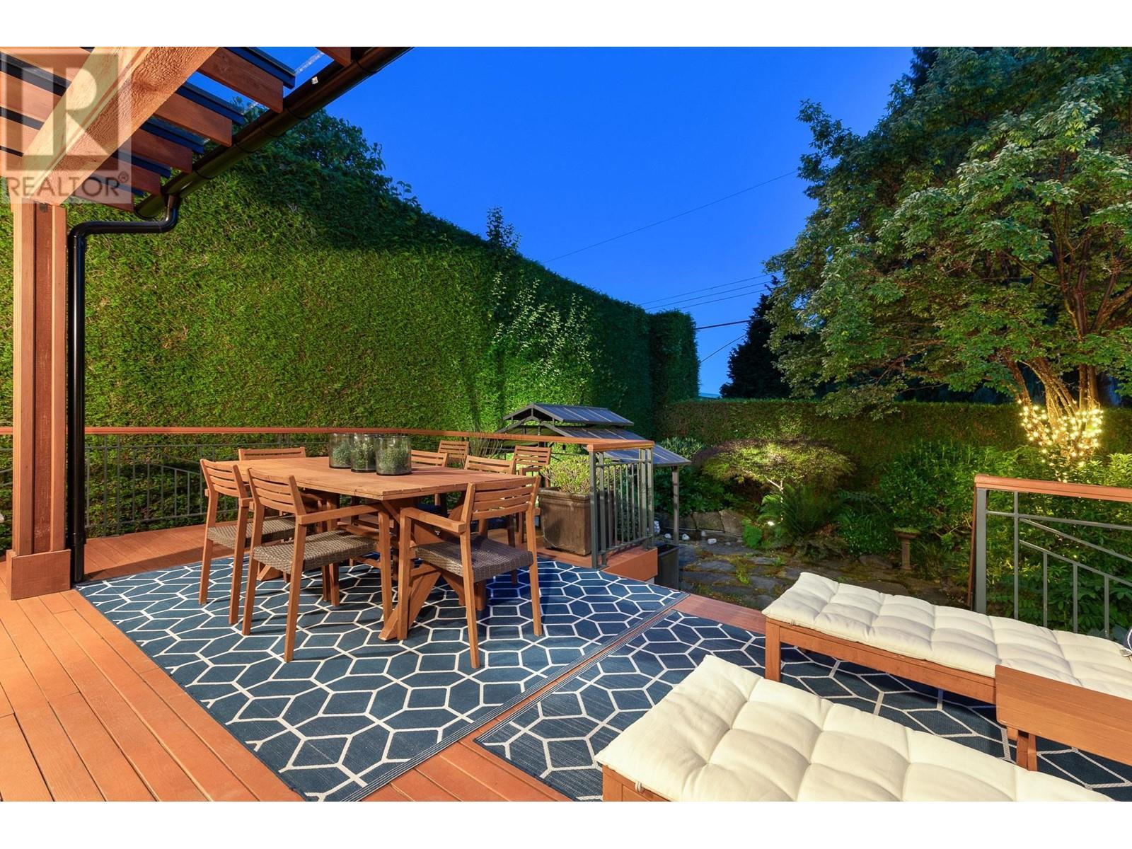 4449 Ross Crescent, West Vancouver, British Columbia  V7W 1B4 - Photo 2 - R2799263