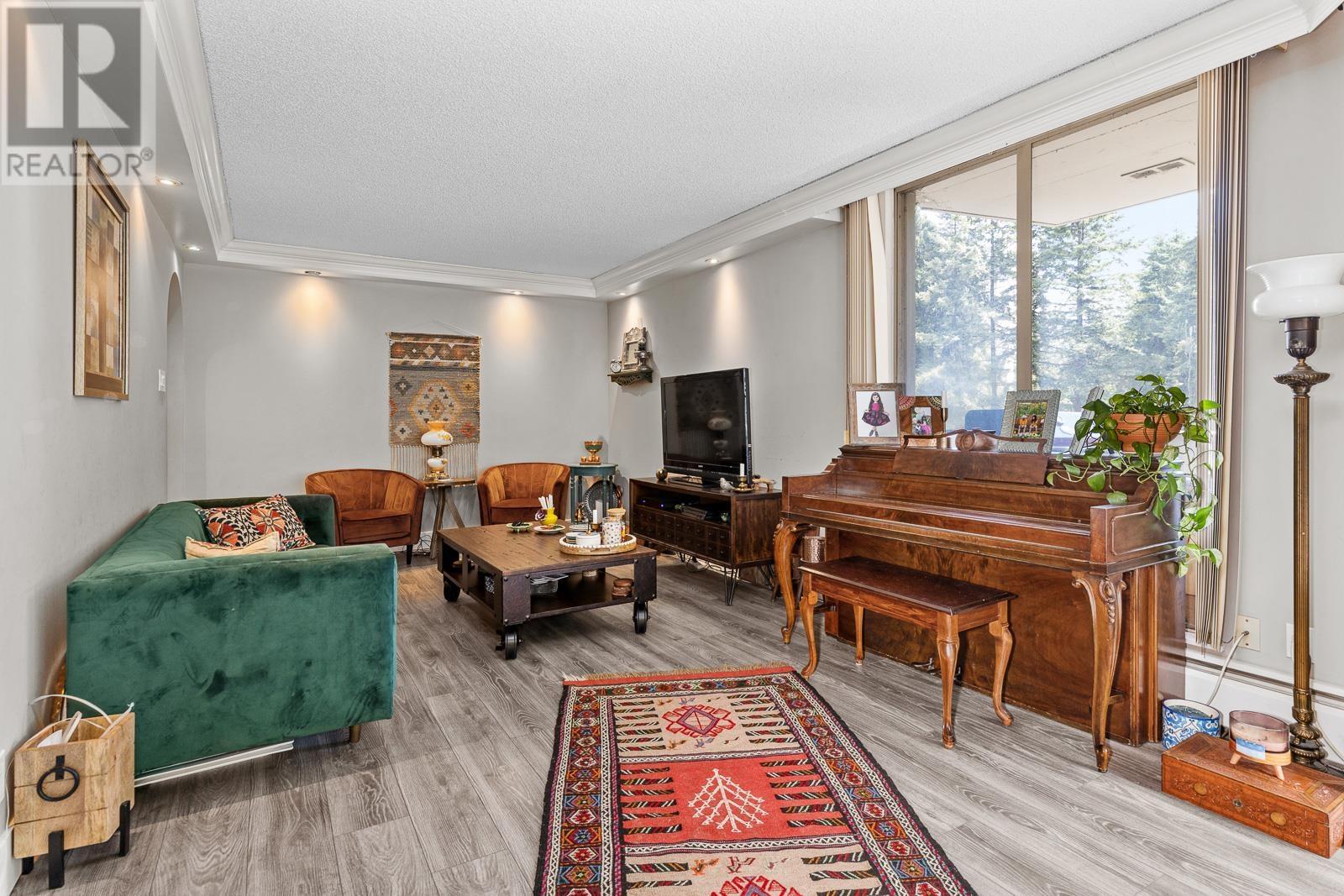 309 2024 Fullerton Avenue, North Vancouver, British Columbia  V7P 3G4 - Photo 4 - R2799188