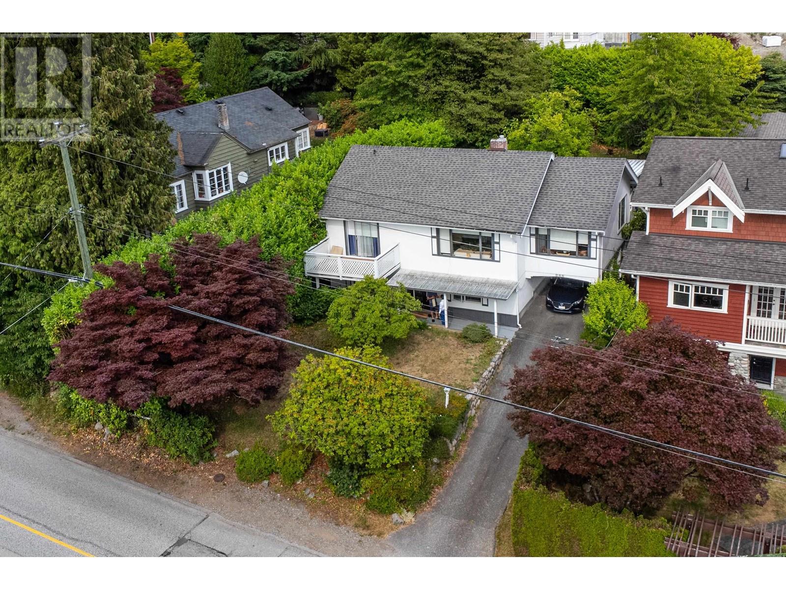 672 11th Street, West Vancouver, British Columbia  V7T 2L8 - Photo 3 - R2799462