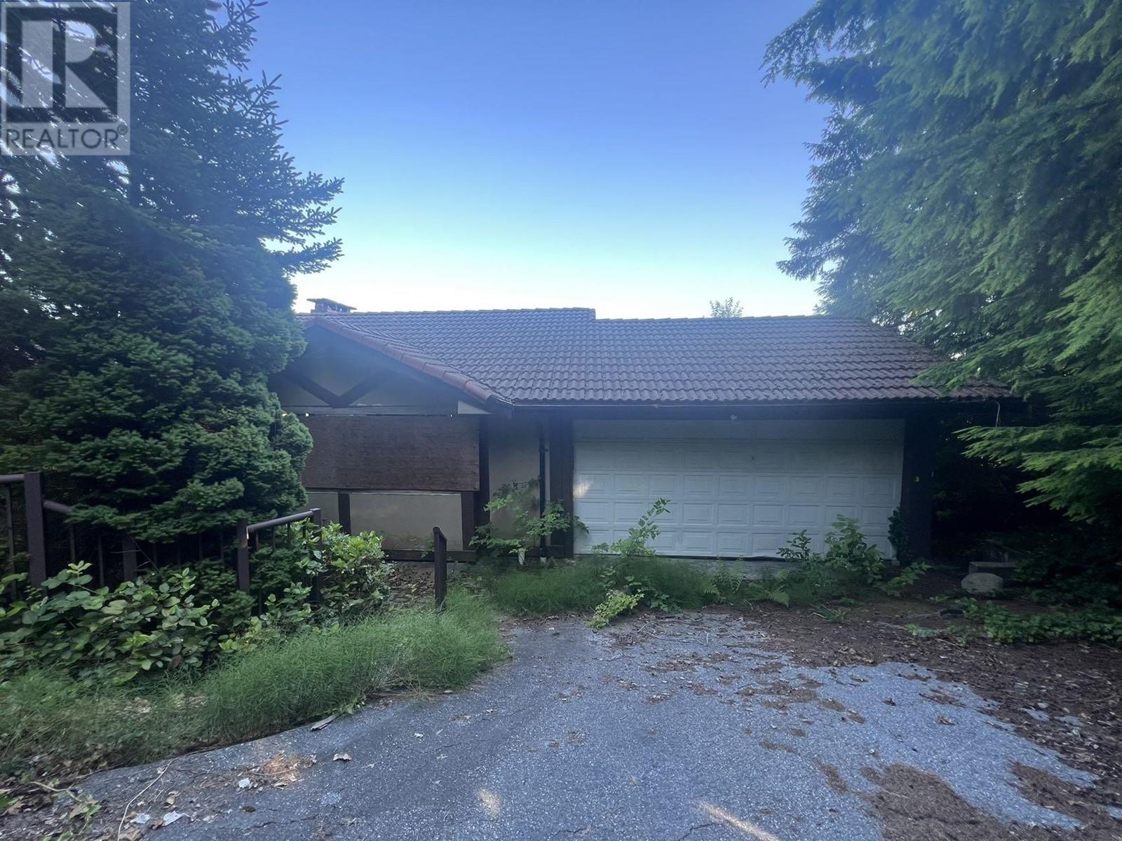 1060 MILLSTREAM ROAD, west vancouver, British Columbia