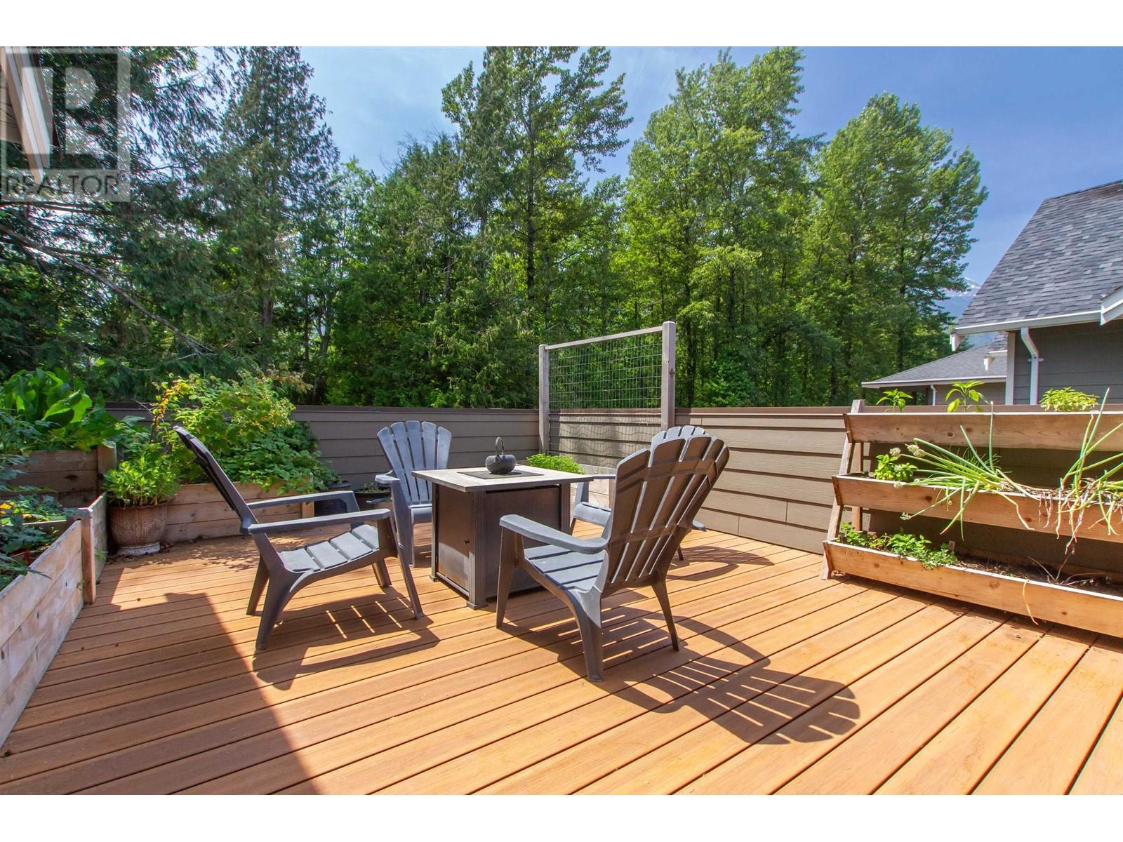 41417 Dryden Road, Squamish, British Columbia  V0N 1H0 - Photo 3 - R2799714