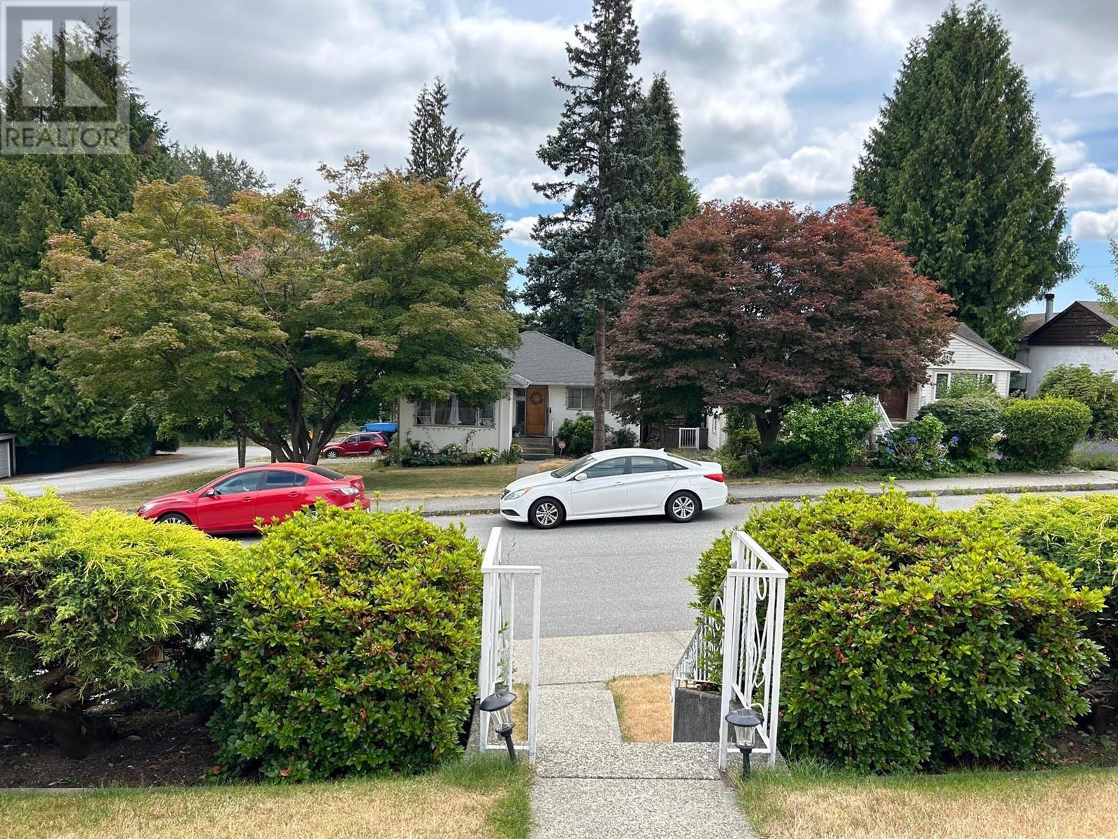 6469 Portland Street, Burnaby, British Columbia  V5E 1A1 - Photo 2 - R2797536