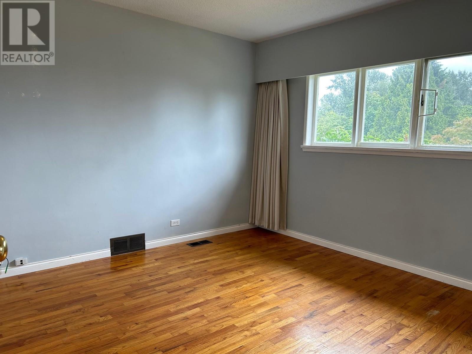 6469 Portland Street, Burnaby, British Columbia  V5E 1A1 - Photo 10 - R2797536