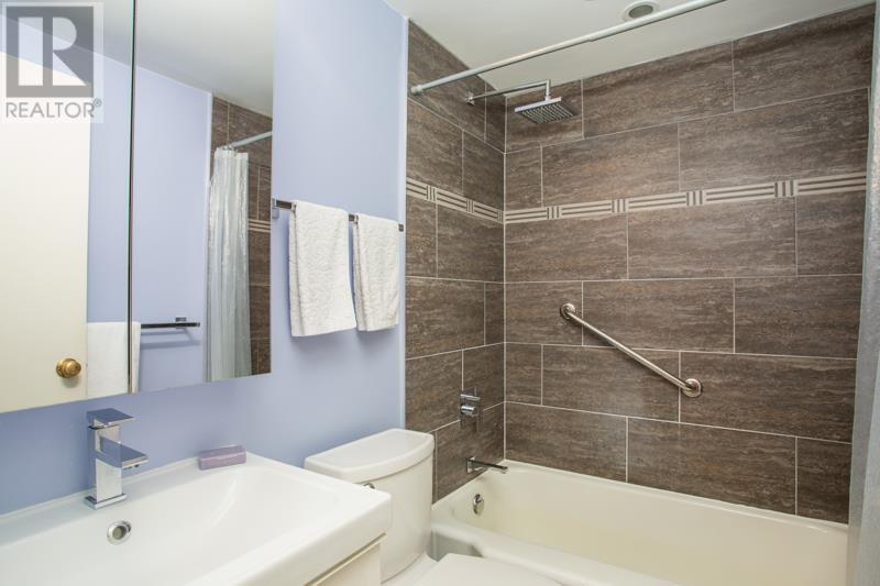 1 1878 Robson Street, Vancouver, British Columbia  V6G 1E3 - Photo 10 - R2800010