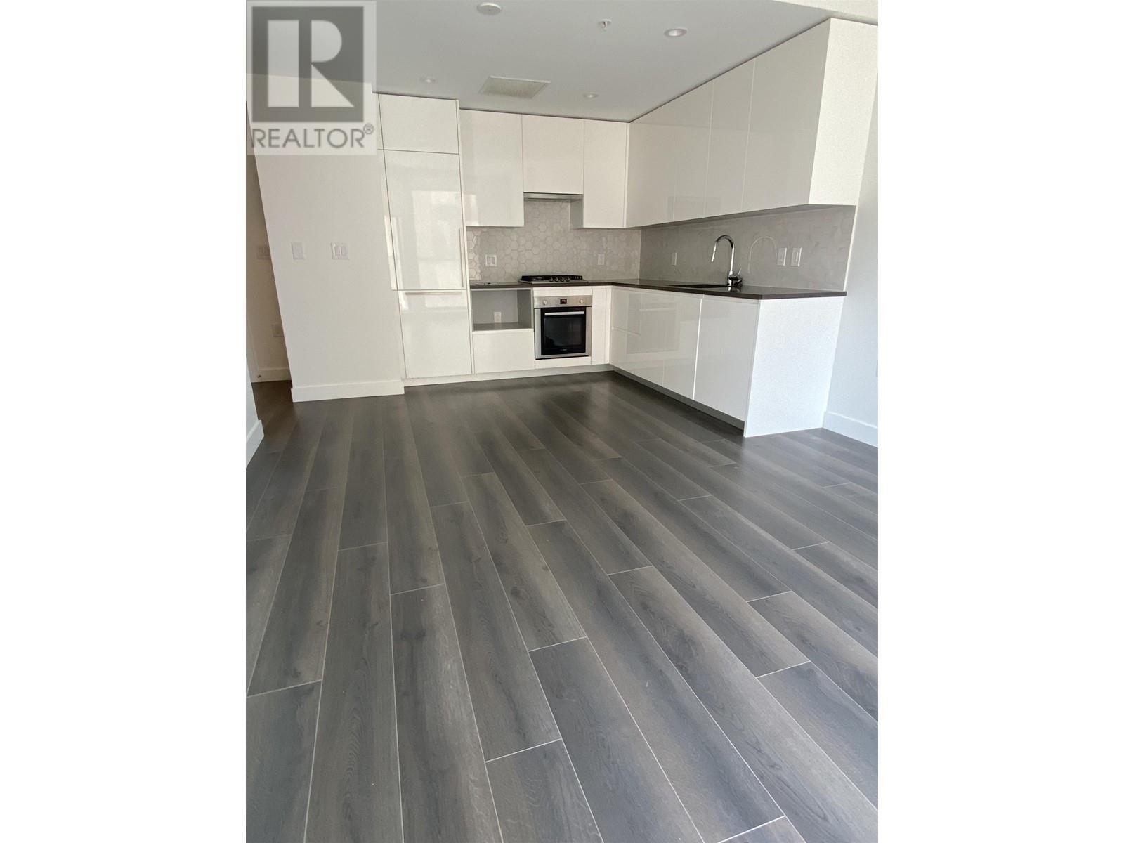 601 8188 Fraser Street, Vancouver, British Columbia  V5X 0J8 - Photo 1 - R2798232