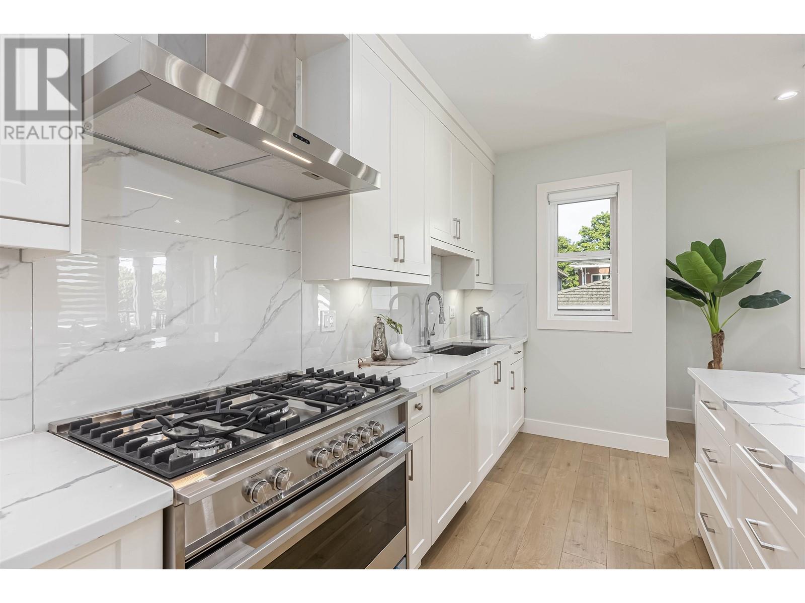 3483 Turner Street, Vancouver, British Columbia  V5K 2H8 - Photo 10 - R2800151