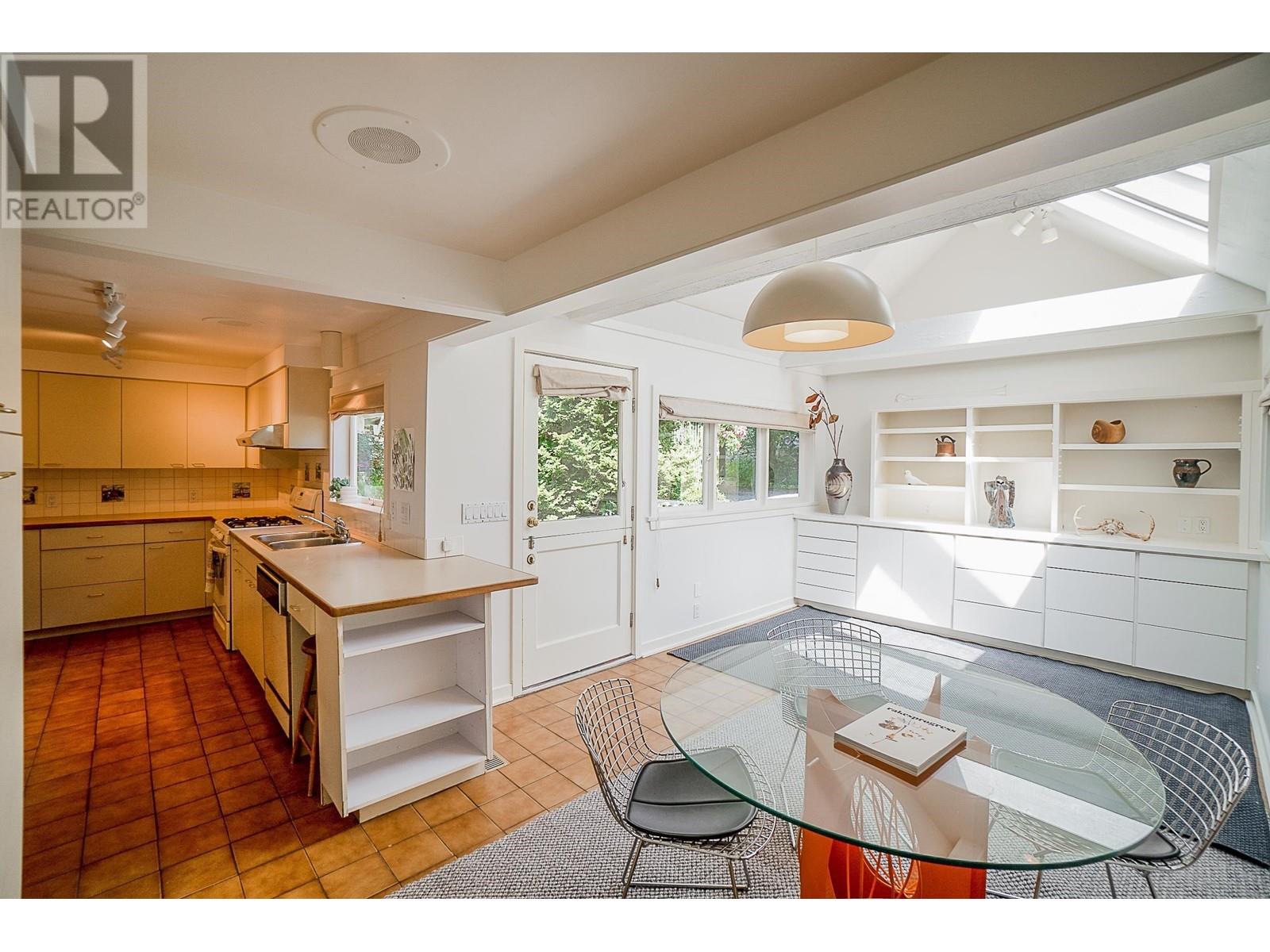 5037 Howe Sound Lane, West Vancouver, British Columbia  V7W 1L3 - Photo 14 - R2800364