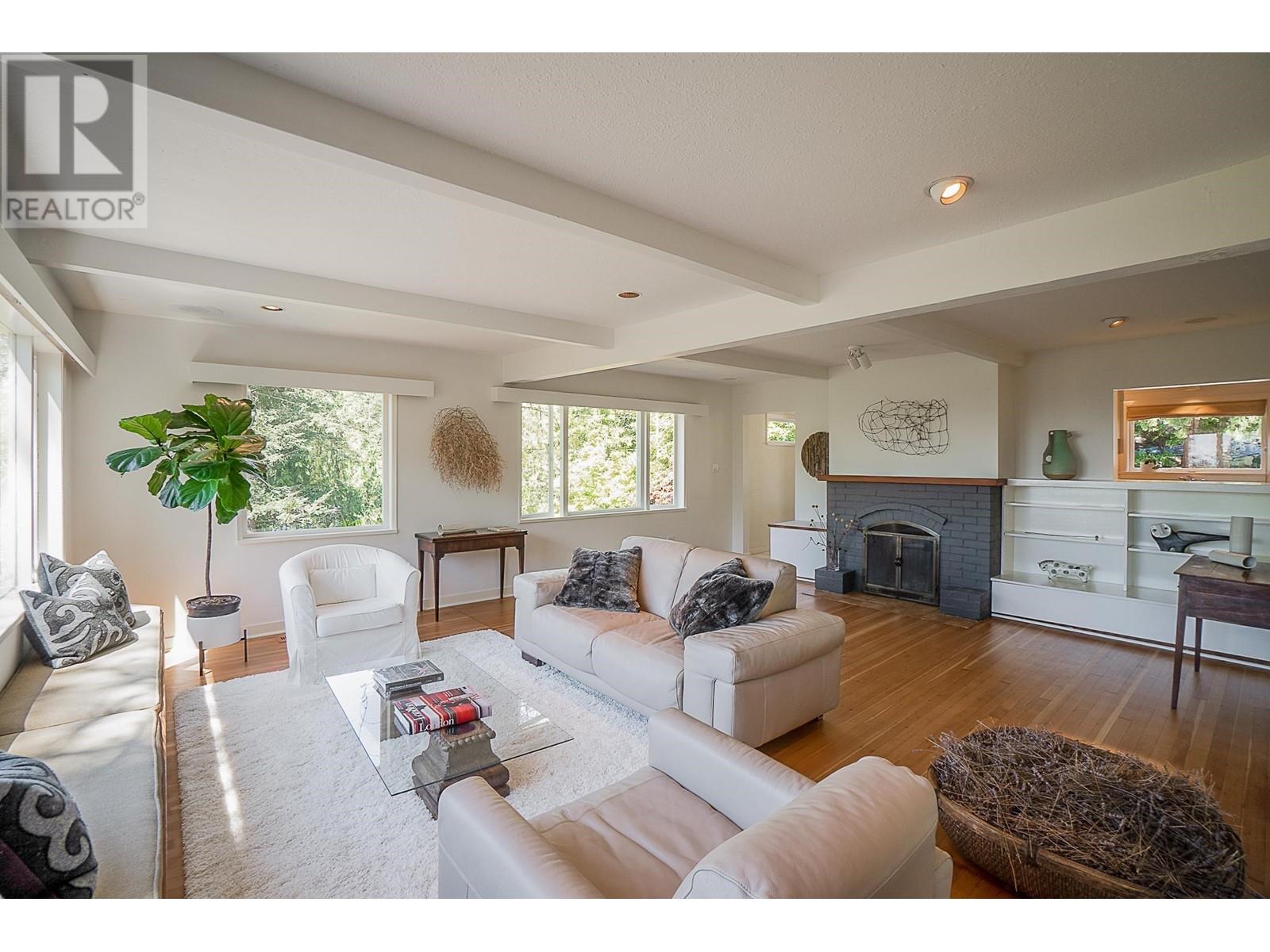5037 Howe Sound Lane, West Vancouver, British Columbia  V7W 1L3 - Photo 3 - R2800364
