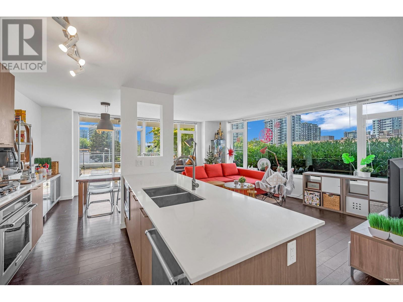 307 7688 Alderbridge Way, Richmond, British Columbia  V6X 0P7 - Photo 3 - R2795214