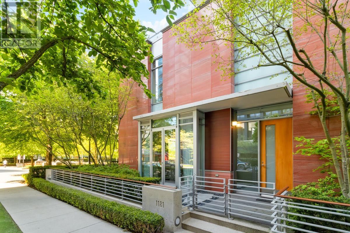 1181 W CORDOVA STREET, vancouver, British Columbia