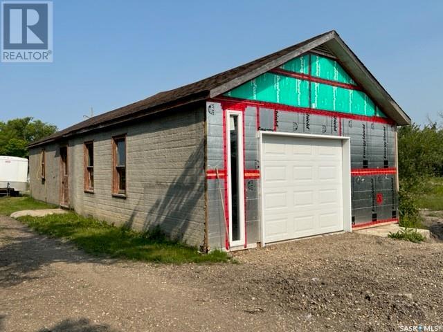 Honey House Acreage, Esterhazy, Saskatchewan  S0A 0X0 - Photo 6 - SK938456