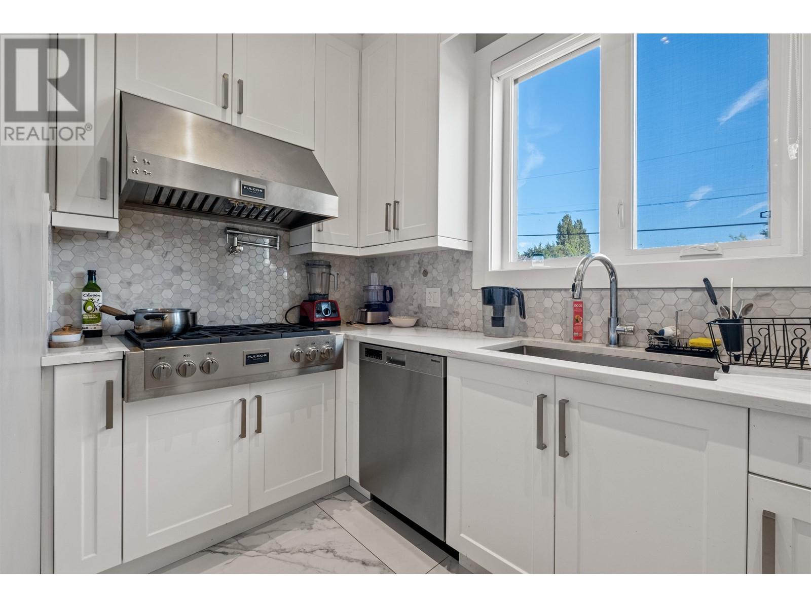 3671 Lamond Avenue, Richmond, British Columbia  V7E 1C9 - Photo 11 - R2799834