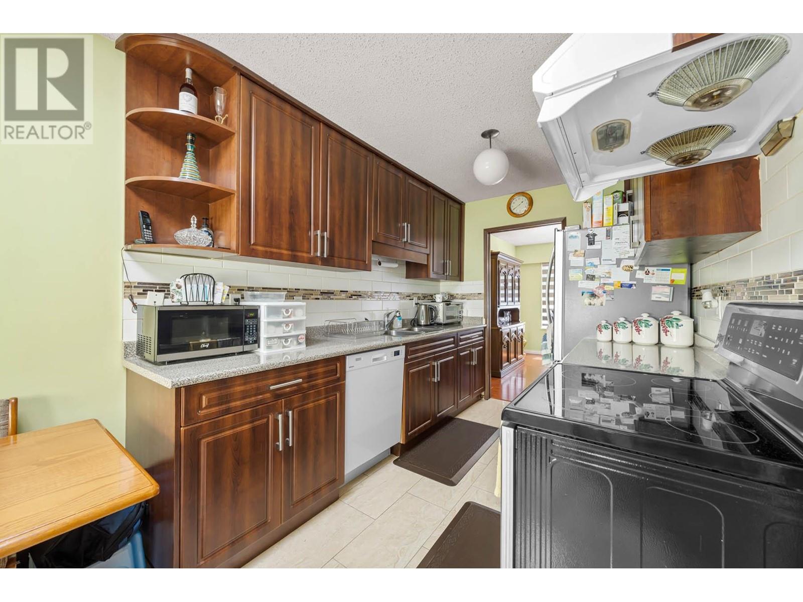 1047 E 33rd Avenue, Vancouver, British Columbia  V5V 3A7 - Photo 7 - R2800144