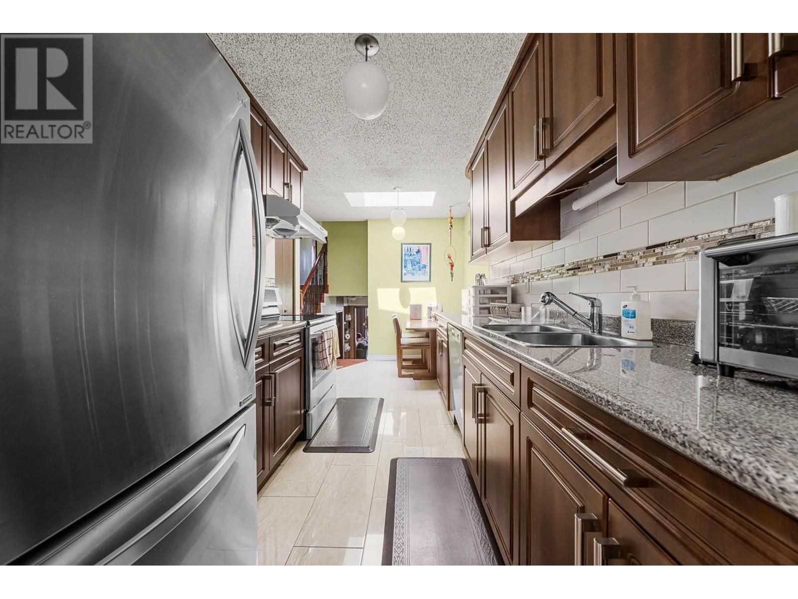 1047 E 33rd Avenue, Vancouver, British Columbia  V5V 3A7 - Photo 6 - R2800144