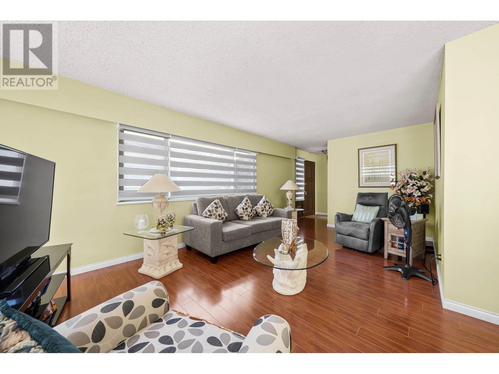 1047 E 33rd Avenue, Vancouver, British Columbia  V5V 3A7 - Photo 3 - R2800144