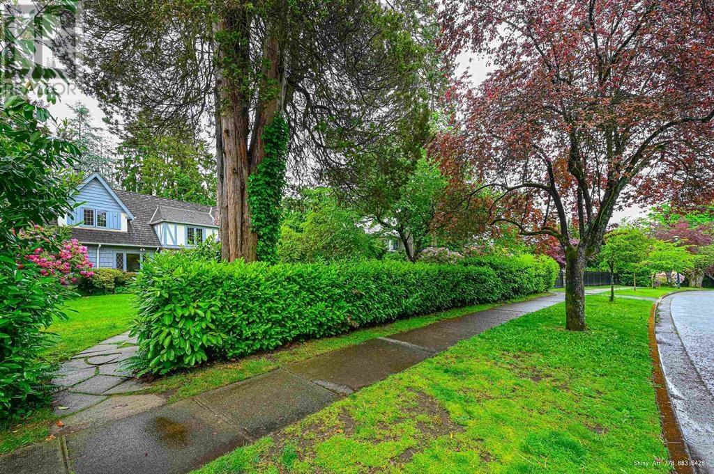 Listing Picture 2 of 34 : 1383 W 32ND AVENUE, Vancouver / 溫哥華 - 魯藝地產 Yvonne Lu Group - MLS Medallion Club Member