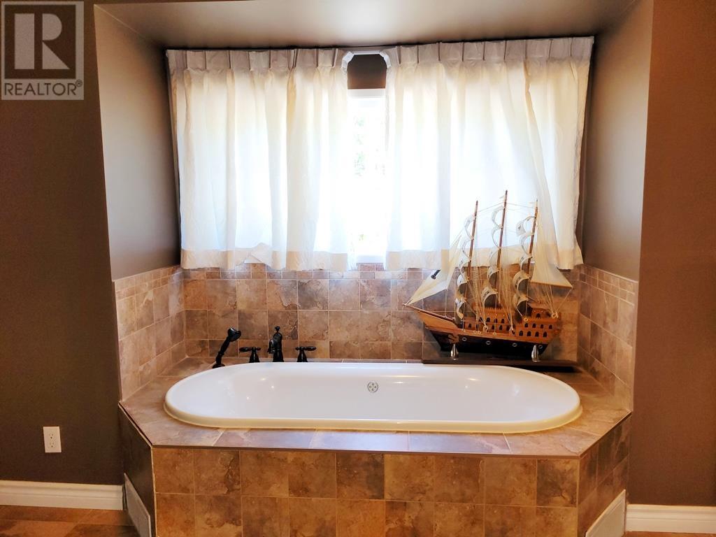 7628 Burris Street, Burnaby, British Columbia  V5E 1Z3 - Photo 16 - R2800584