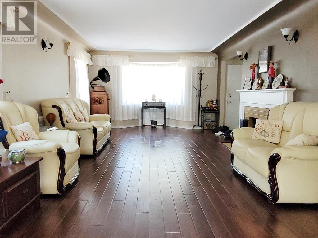 7628 Burris Street, Burnaby, British Columbia  V5E 1Z3 - Photo 7 - R2800584