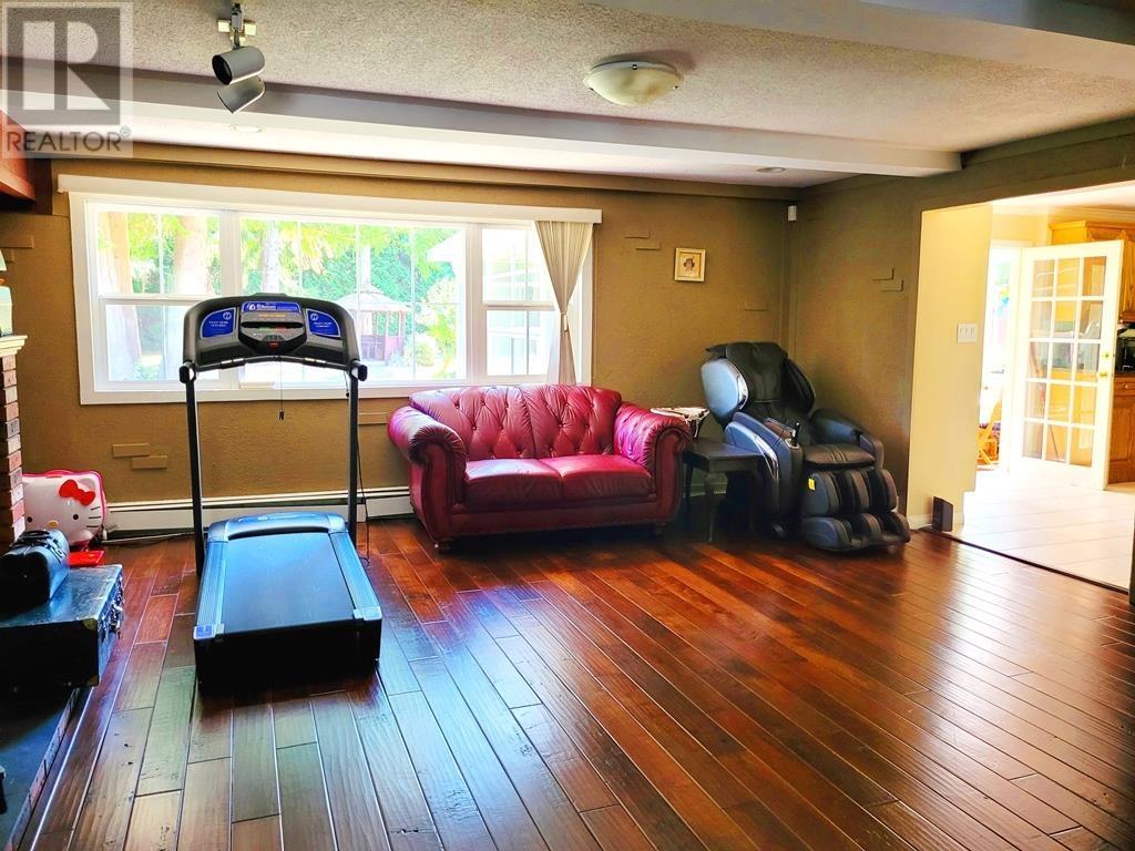 7628 Burris Street, Burnaby, British Columbia  V5E 1Z3 - Photo 12 - R2800584