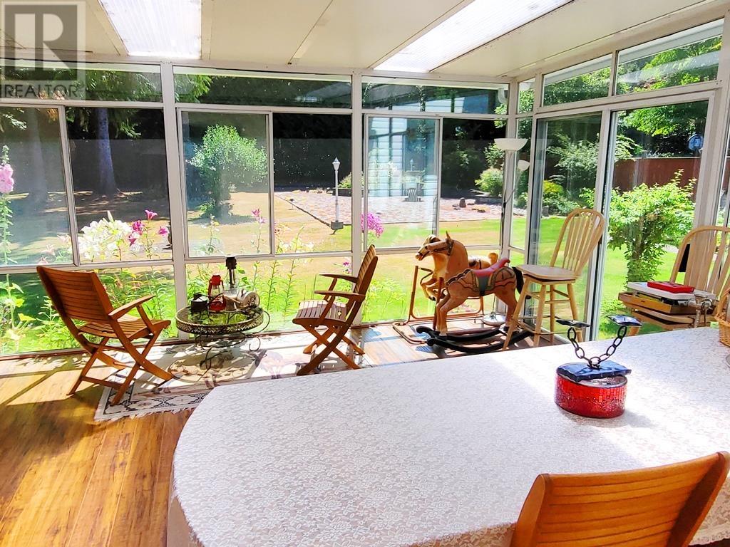 7628 Burris Street, Burnaby, British Columbia  V5E 1Z3 - Photo 11 - R2800584