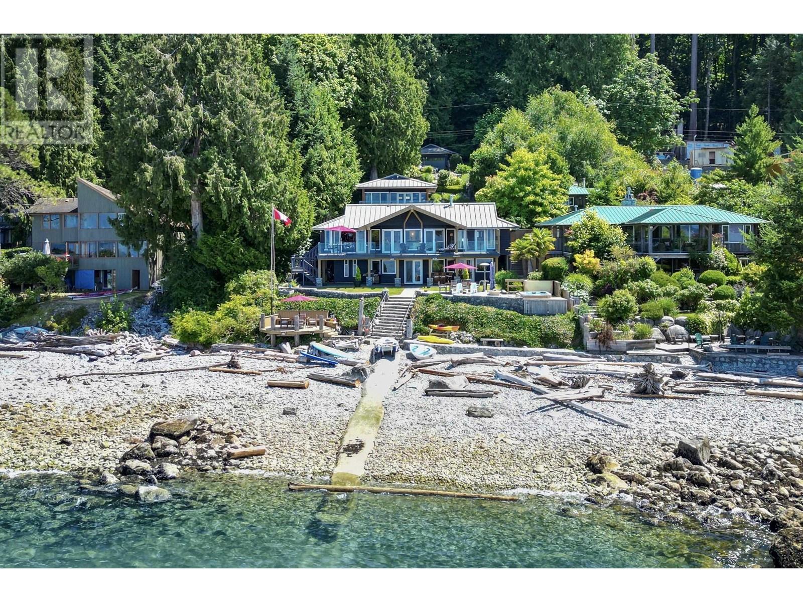 8735 LAWRENCE WAY, west vancouver, British Columbia