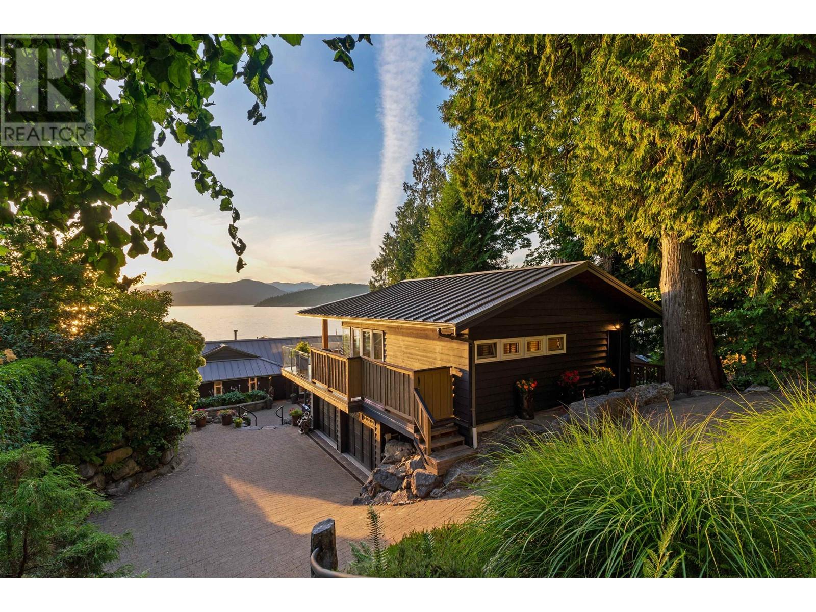 8735 Lawrence Way, West Vancouver, British Columbia  V7W 2T7 - Photo 13 - R2800796