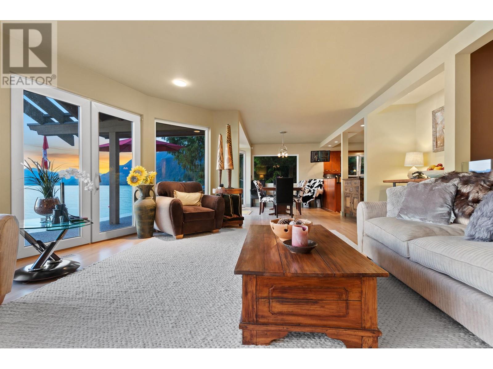 8735 Lawrence Way, West Vancouver, British Columbia  V7W 2T7 - Photo 15 - R2800796