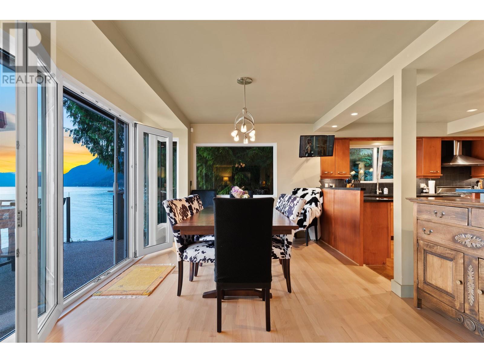 8735 Lawrence Way, West Vancouver, British Columbia  V7W 2T7 - Photo 17 - R2800796