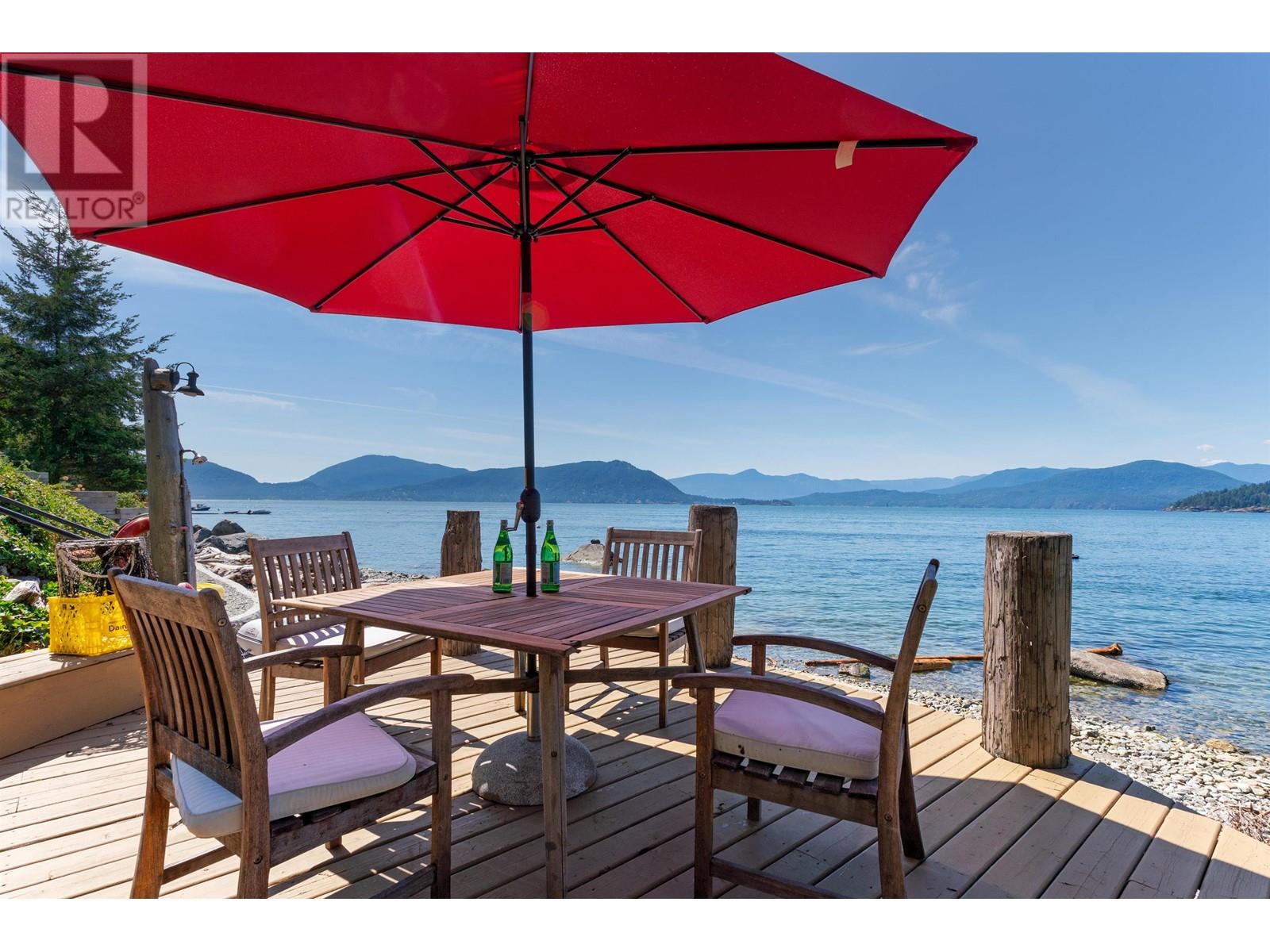 8735 Lawrence Way, West Vancouver, British Columbia  V7W 2T7 - Photo 4 - R2800796