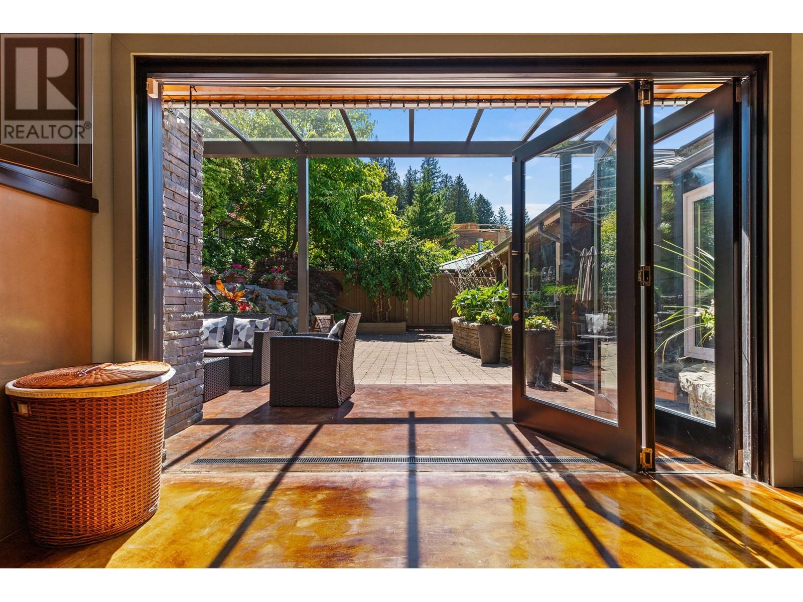 8735 Lawrence Way, West Vancouver, British Columbia  V7W 2T7 - Photo 8 - R2800796