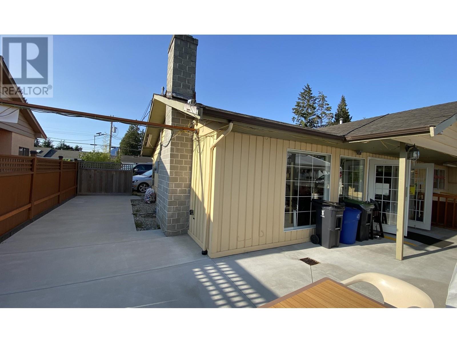 5694 Dolphin Street, Sechelt, British Columbia  V0N 3A0 - Photo 4 - R2792671