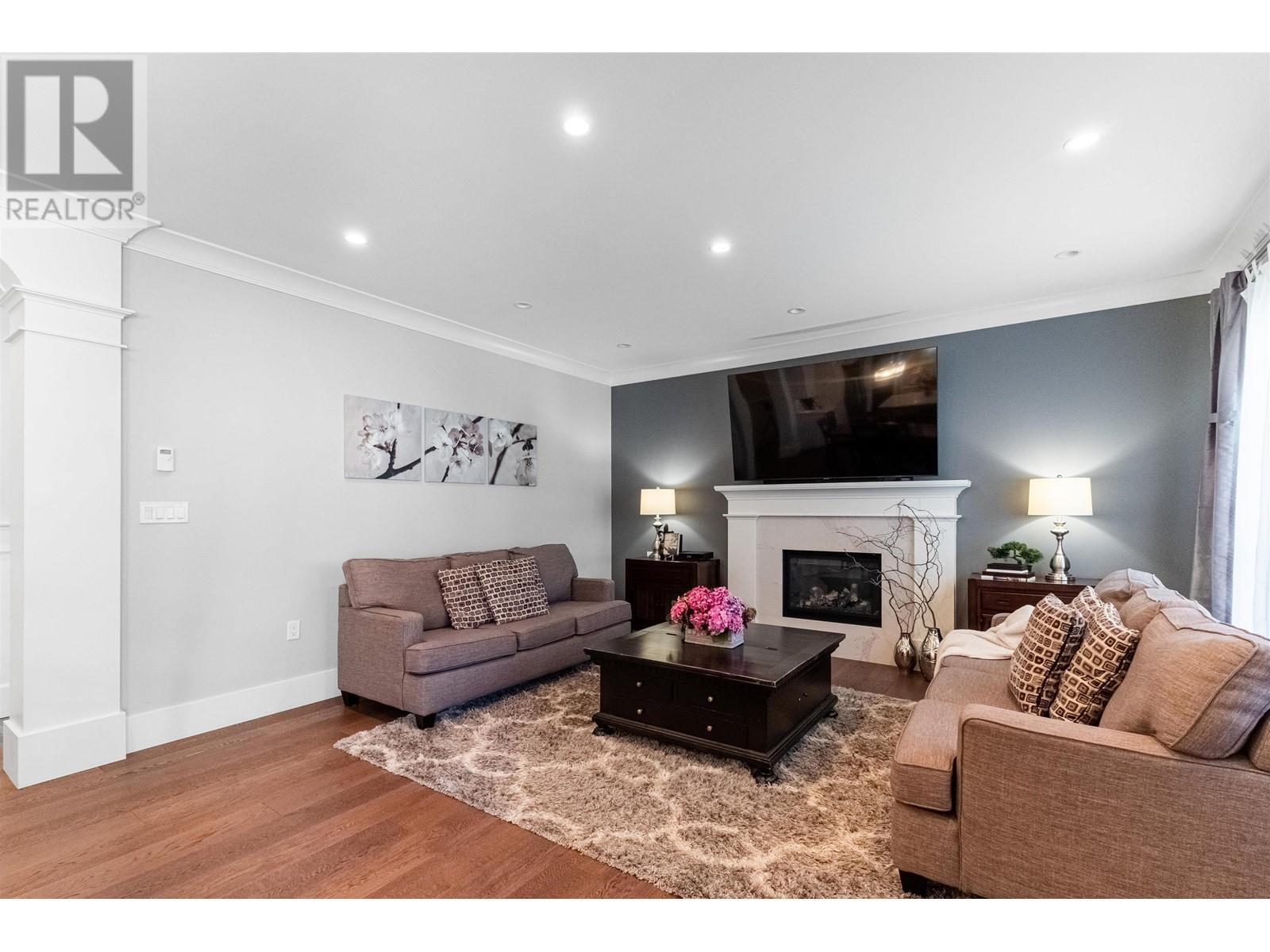4921 Venables Street, Burnaby, British Columbia  V5B 1X8 - Photo 7 - R2800937