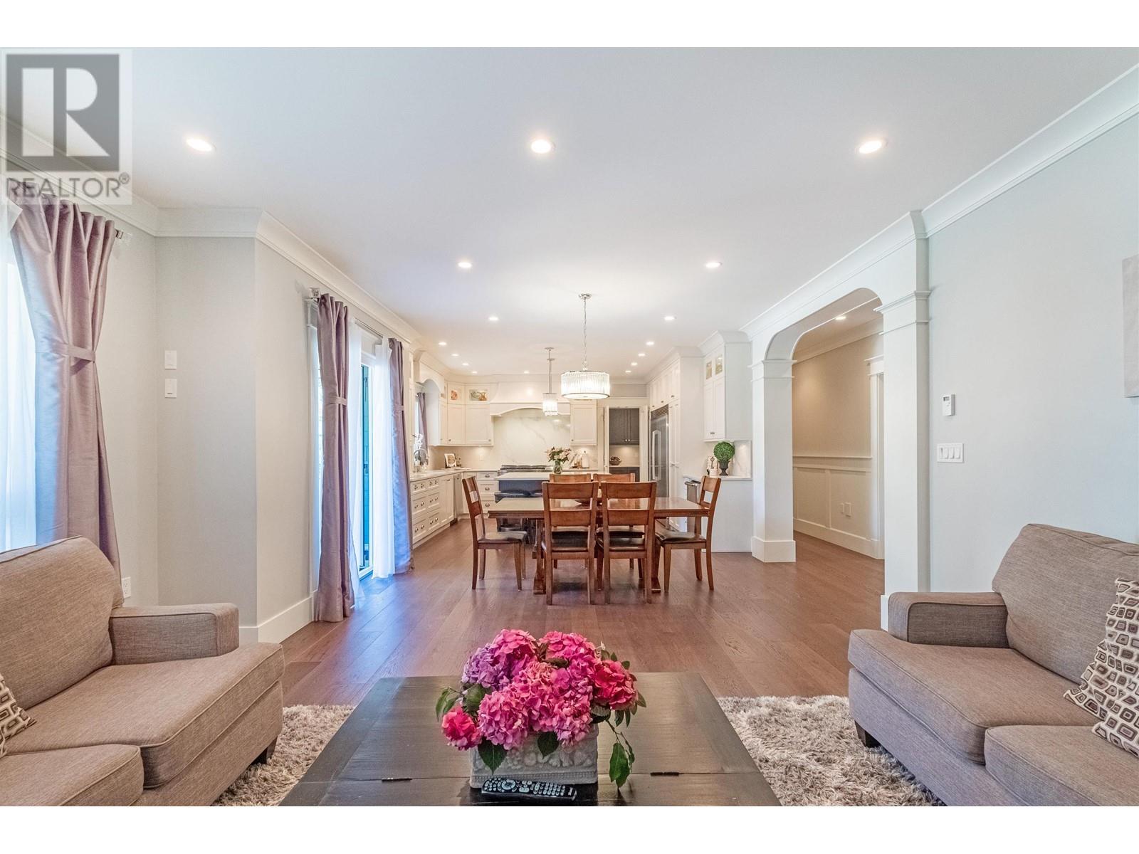 4921 Venables Street, Burnaby, British Columbia  V5B 1X8 - Photo 5 - R2800937