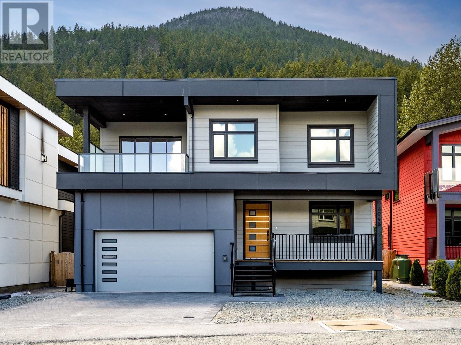 2048 Tiyata Boulevard, Pemberton, British Columbia  V0N 2L1 - Photo 1 - R2801235