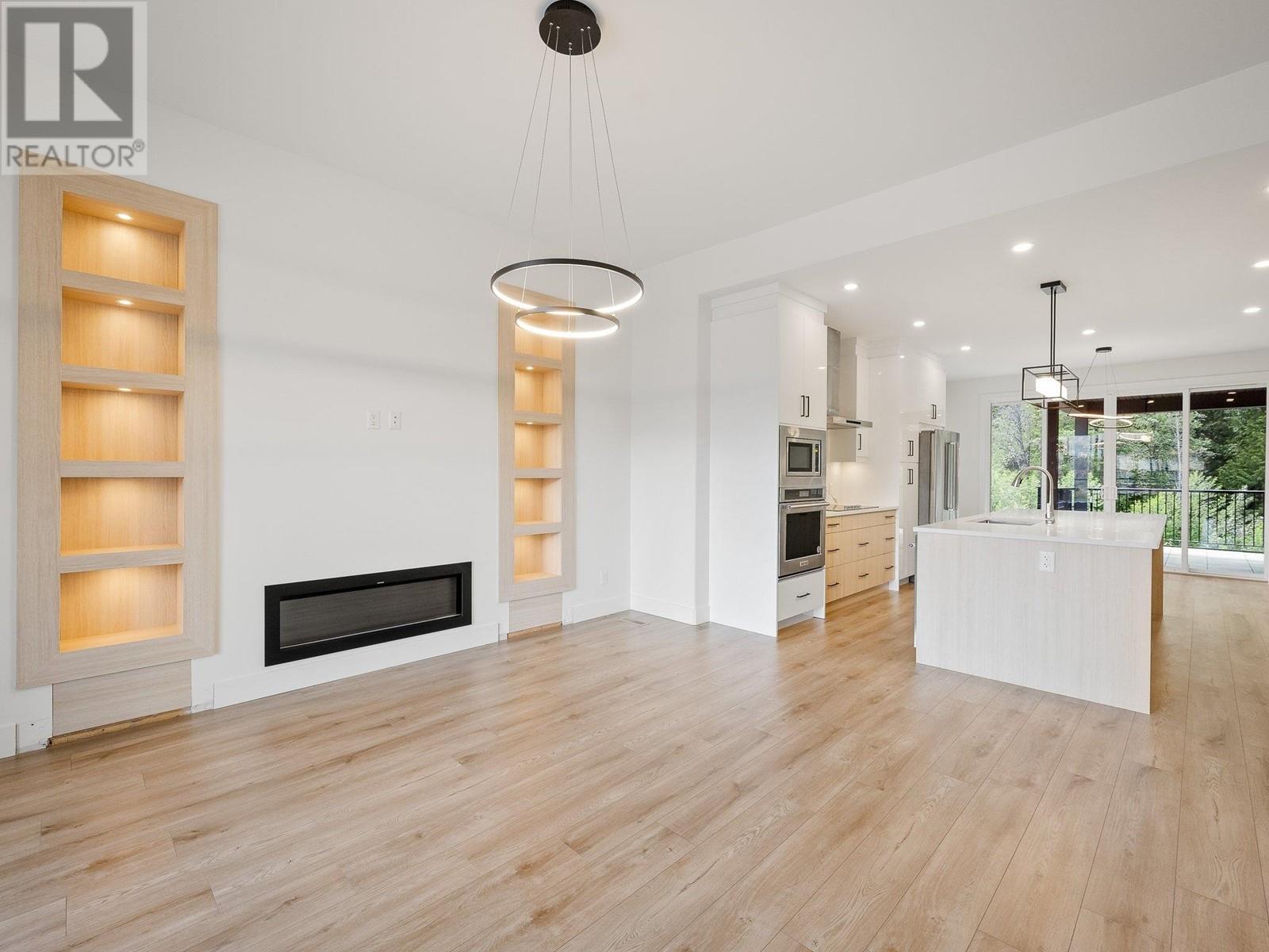 2048 Tiyata Boulevard, Pemberton, British Columbia  V0N 2L1 - Photo 13 - R2801235