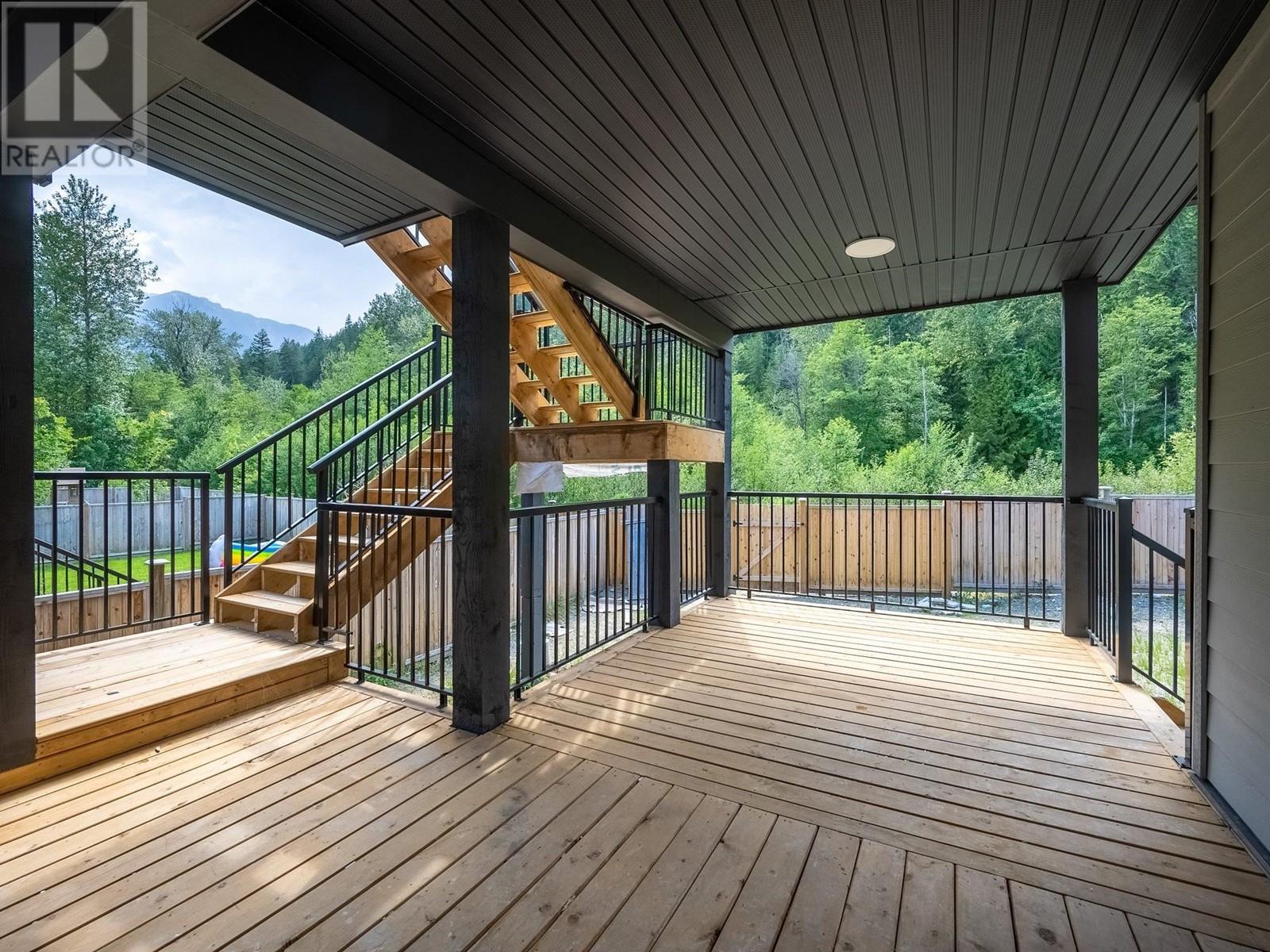 2048 Tiyata Boulevard, Pemberton, British Columbia  V0N 2L1 - Photo 8 - R2801235