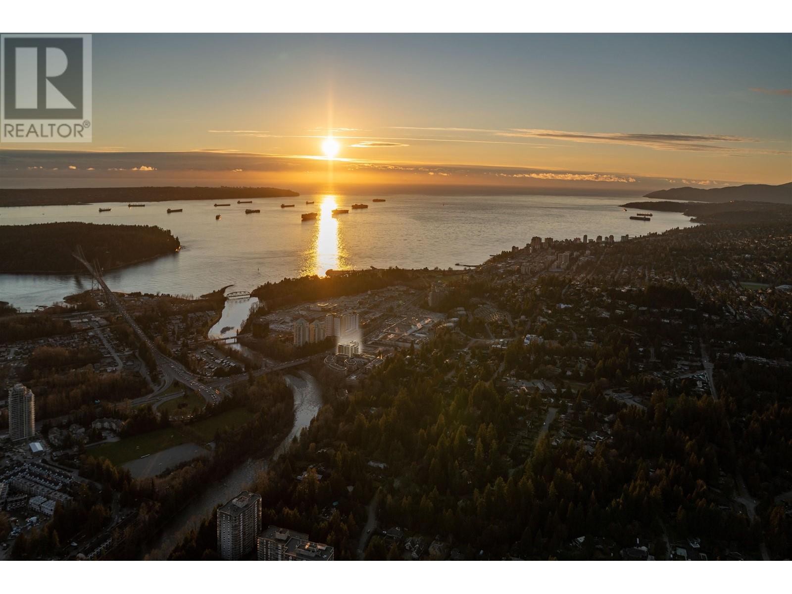 801 423 6th Street, West Vancouver, British Columbia  V7T 0A1 - Photo 2 - R2759480