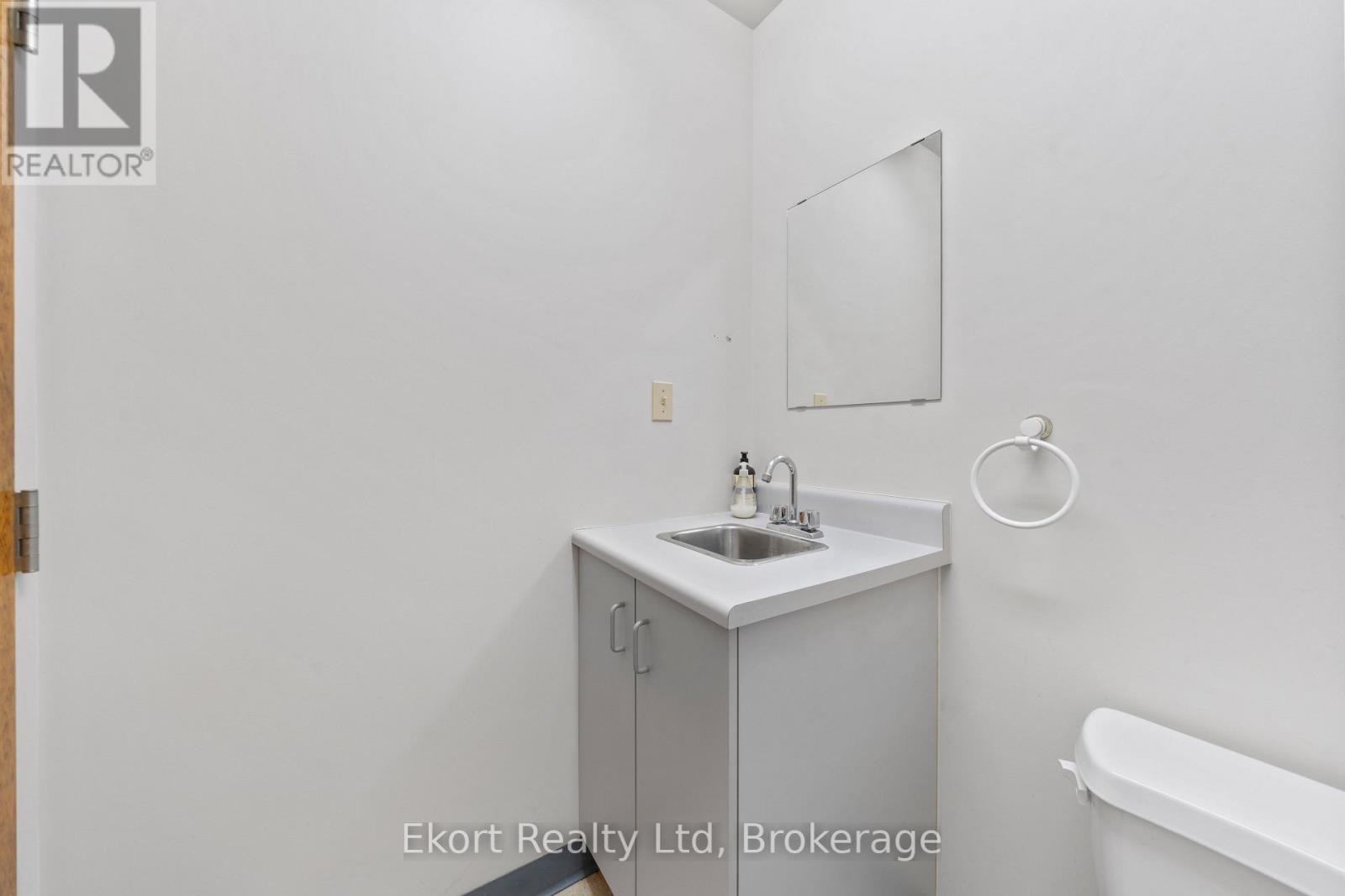 #300 -274 Dundas St E, Belleville, Ontario  K8N 5A9 - Photo 12 - X6557777