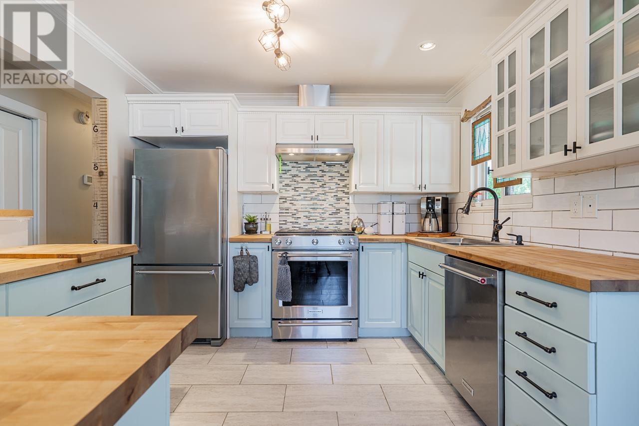 12175 Gee Street, Maple Ridge, British Columbia V2X 7M7 (25686159