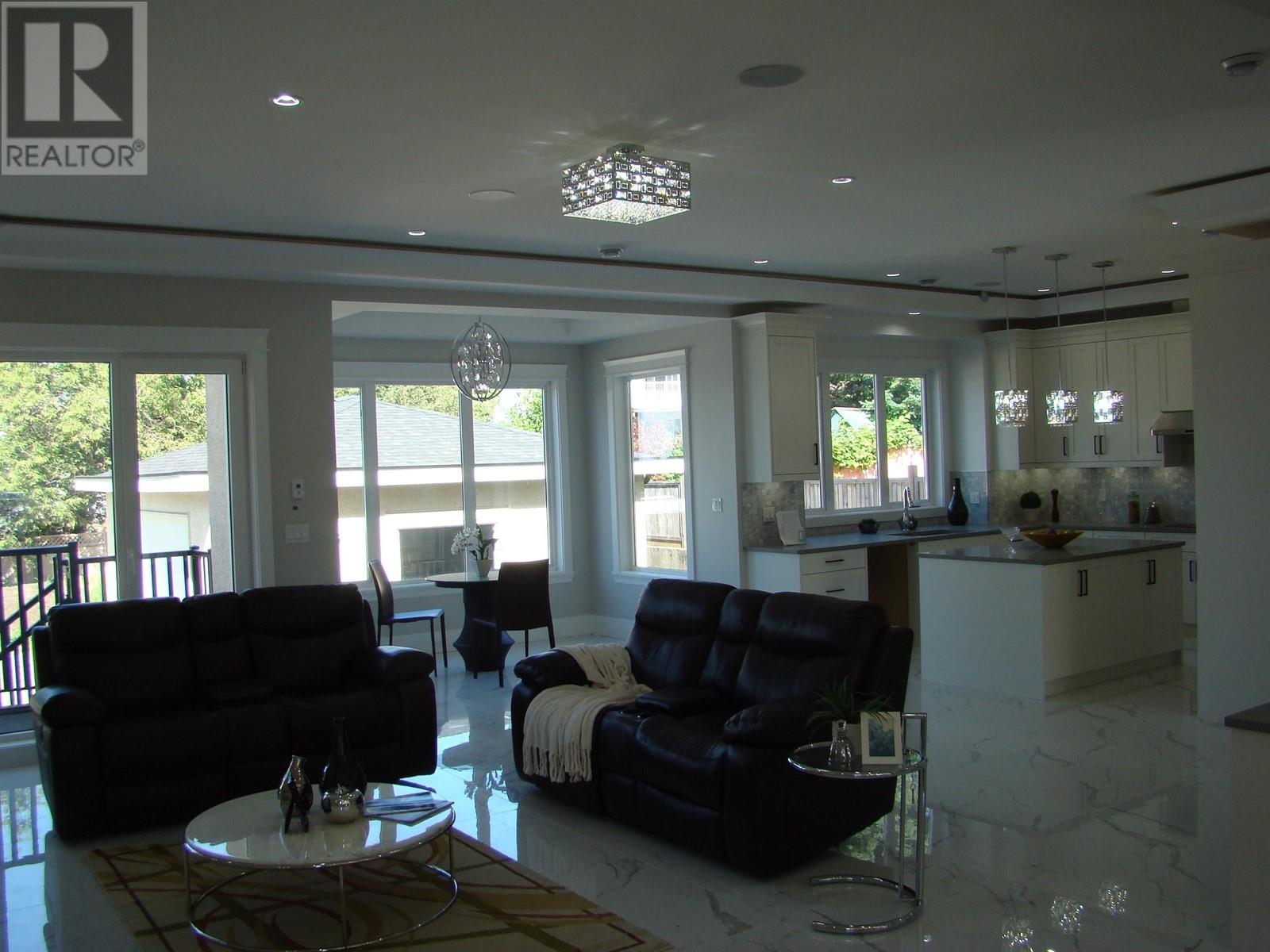 7637 Sussex Avenue, Burnaby, British Columbia  V5J 3V9 - Photo 7 - R2800810
