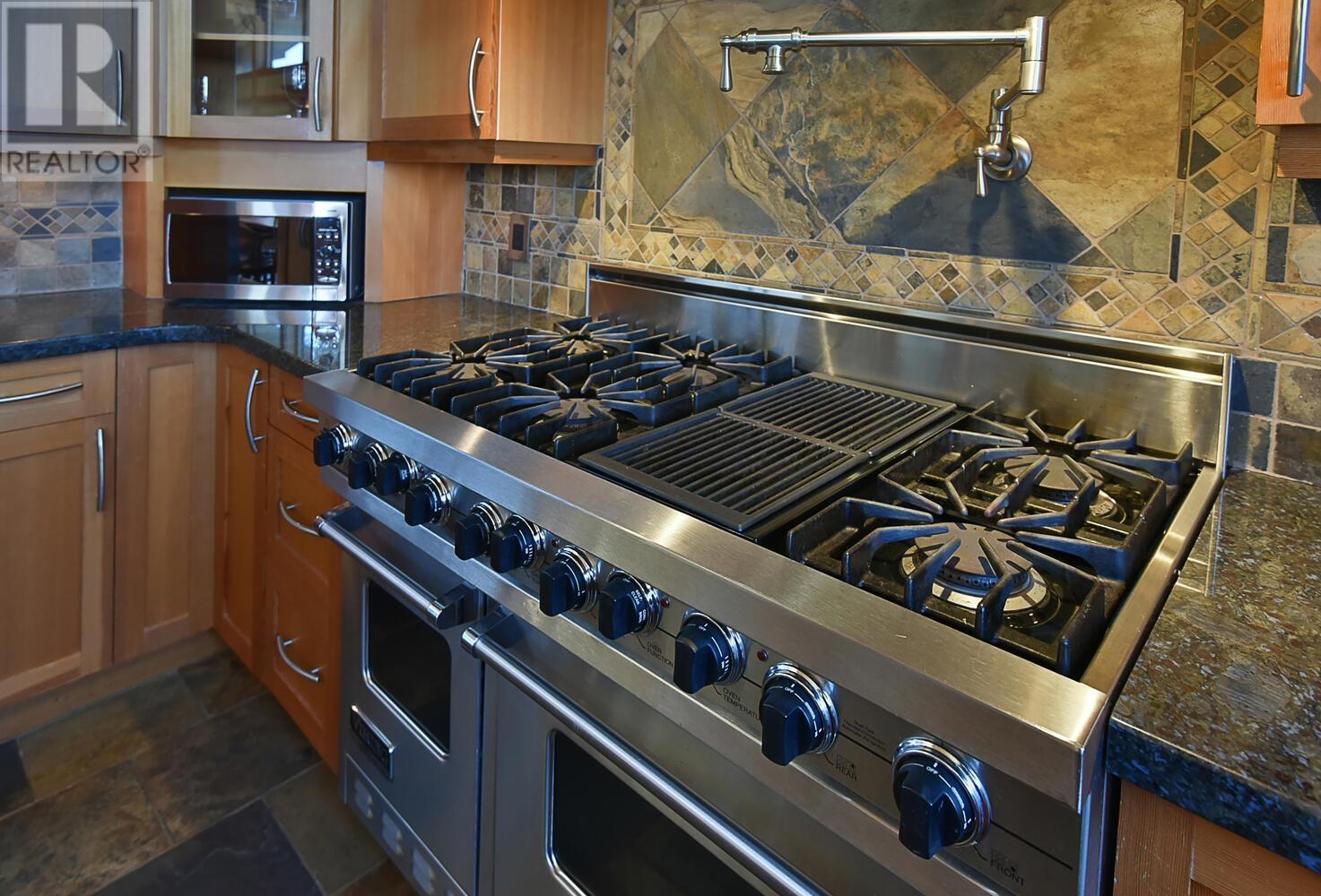 5728 Boulevard Street, Sechelt, British Columbia  V0N 3A0 - Photo 14 - R2801456