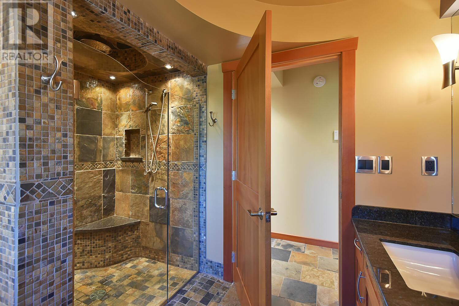 5728 Boulevard Street, Sechelt, British Columbia  V0N 3A0 - Photo 18 - R2801456