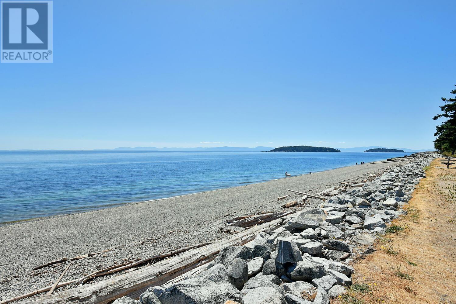 5728 Boulevard Street, Sechelt, British Columbia  V0N 3A0 - Photo 2 - R2801456