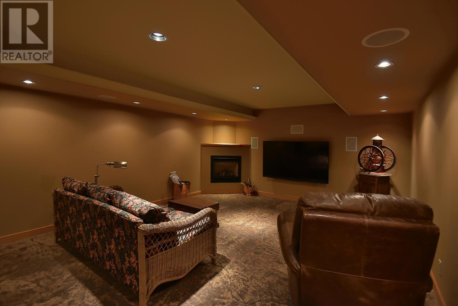 5728 Boulevard Street, Sechelt, British Columbia  V0N 3A0 - Photo 28 - R2801456