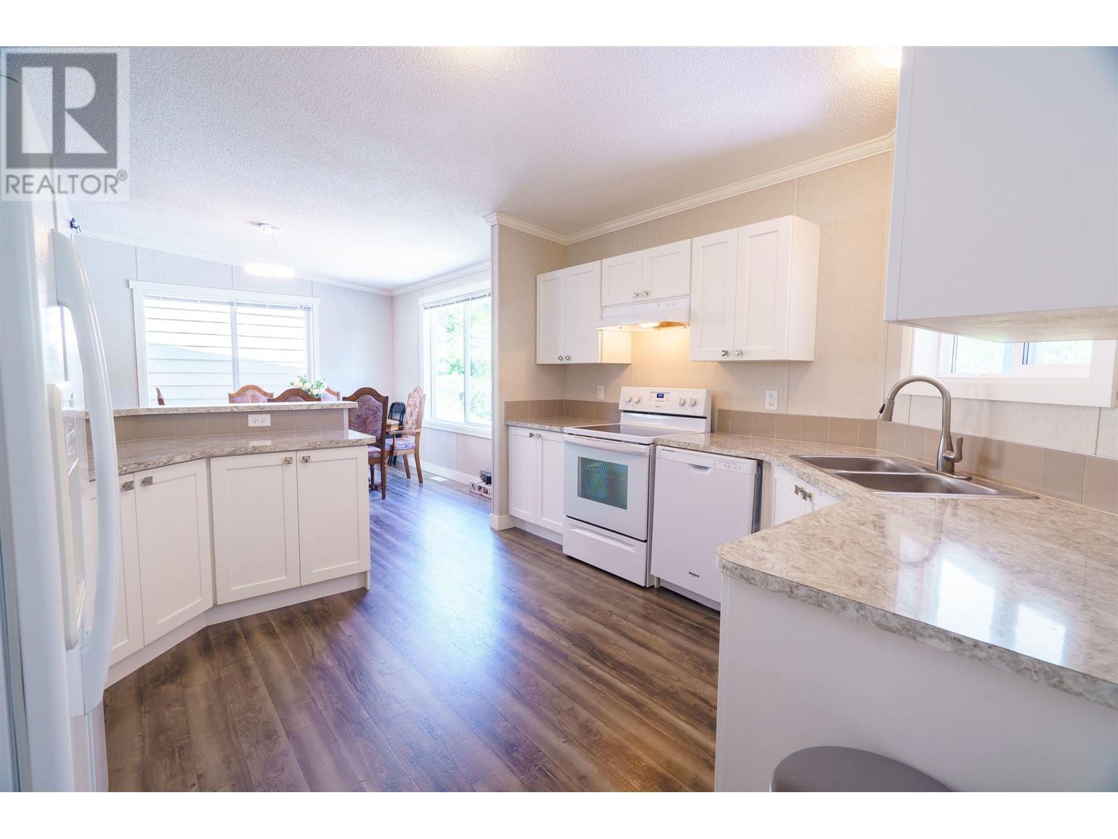 9362 Stephens Way, Halfmoon Bay, British Columbia  V7Z 1G9 - Photo 7 - R2782617