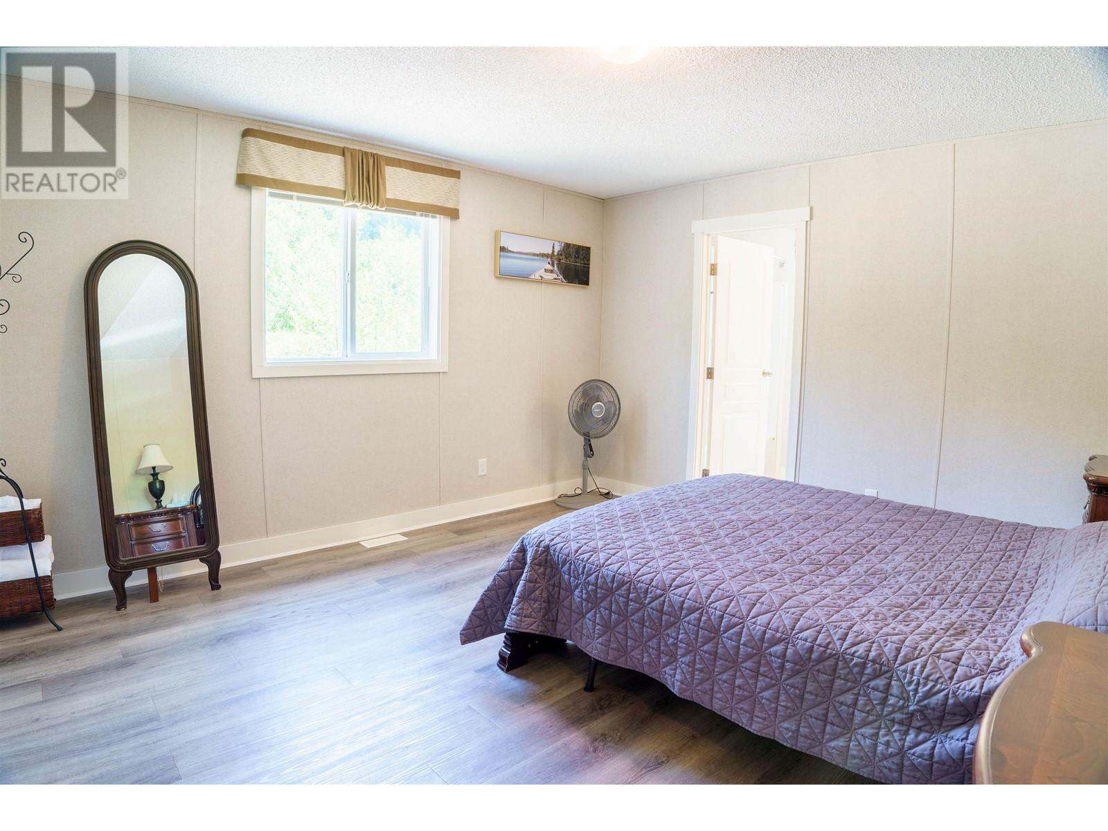 9362 Stephens Way, Halfmoon Bay, British Columbia  V7Z 1G9 - Photo 14 - R2782617